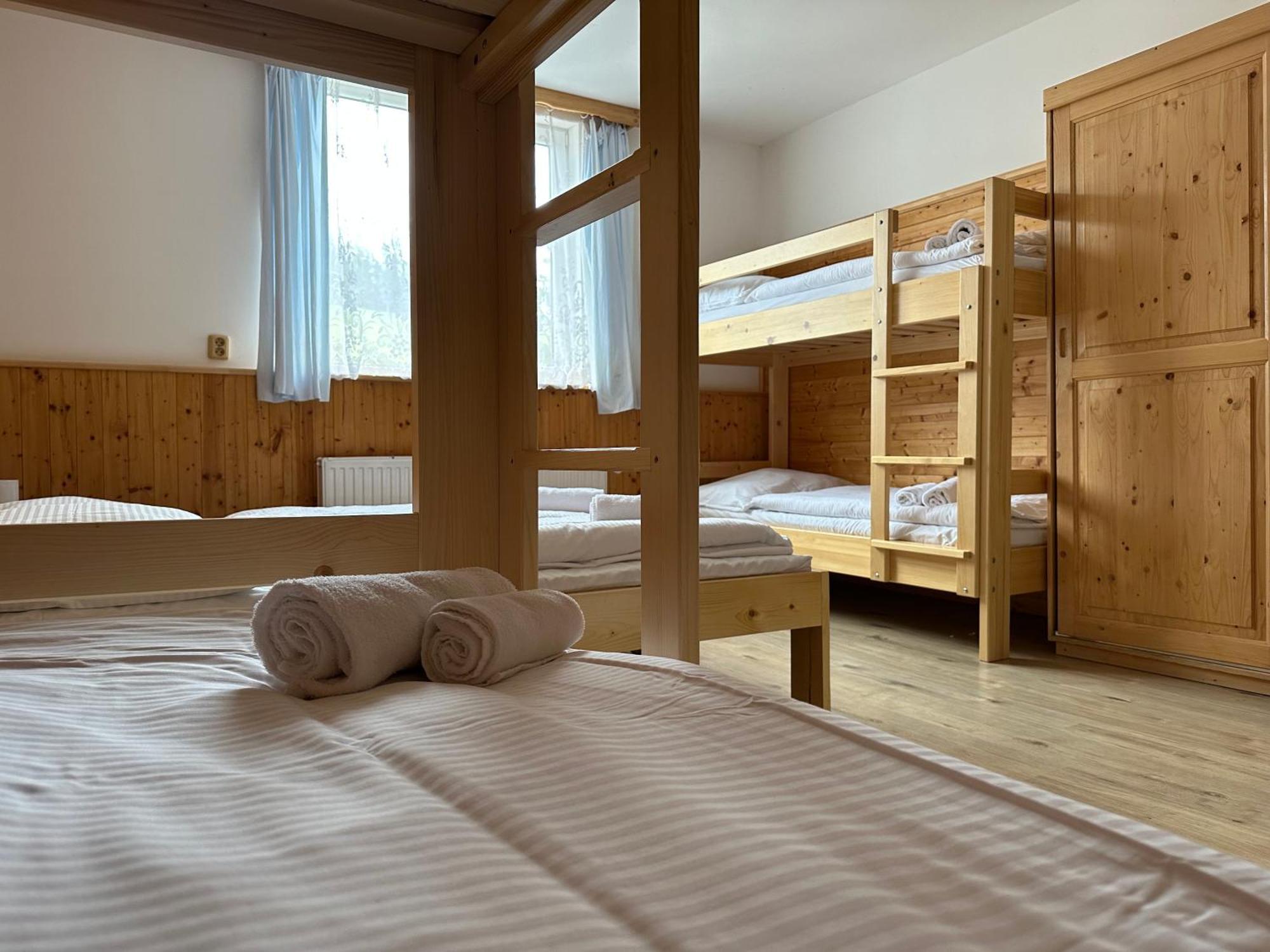 Horsky Hotel Kycerka Velke Karlovice Bagian luar foto