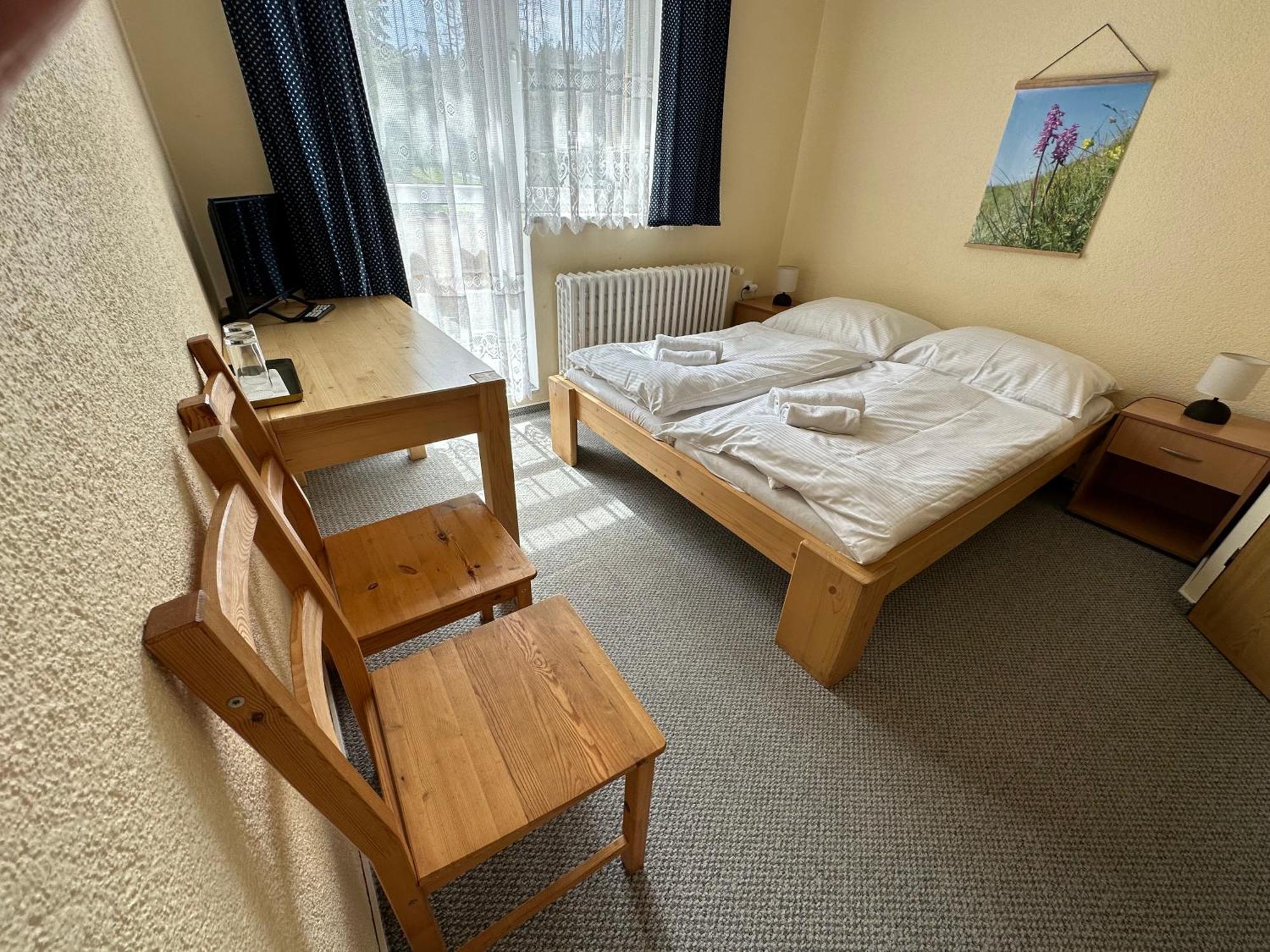 Horsky Hotel Kycerka Velke Karlovice Bagian luar foto