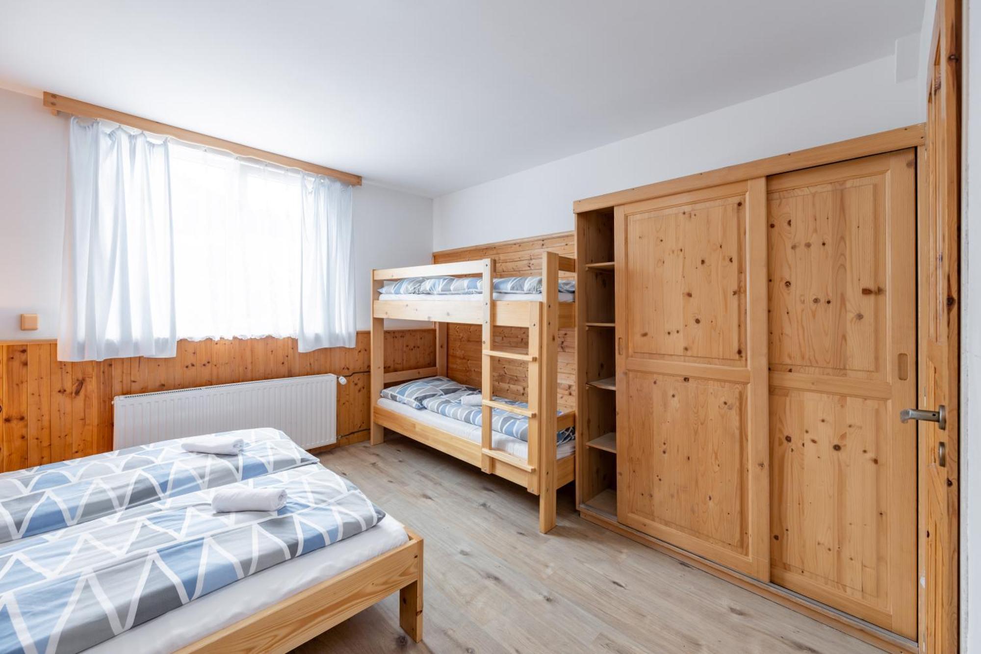 Horsky Hotel Kycerka Velke Karlovice Bagian luar foto