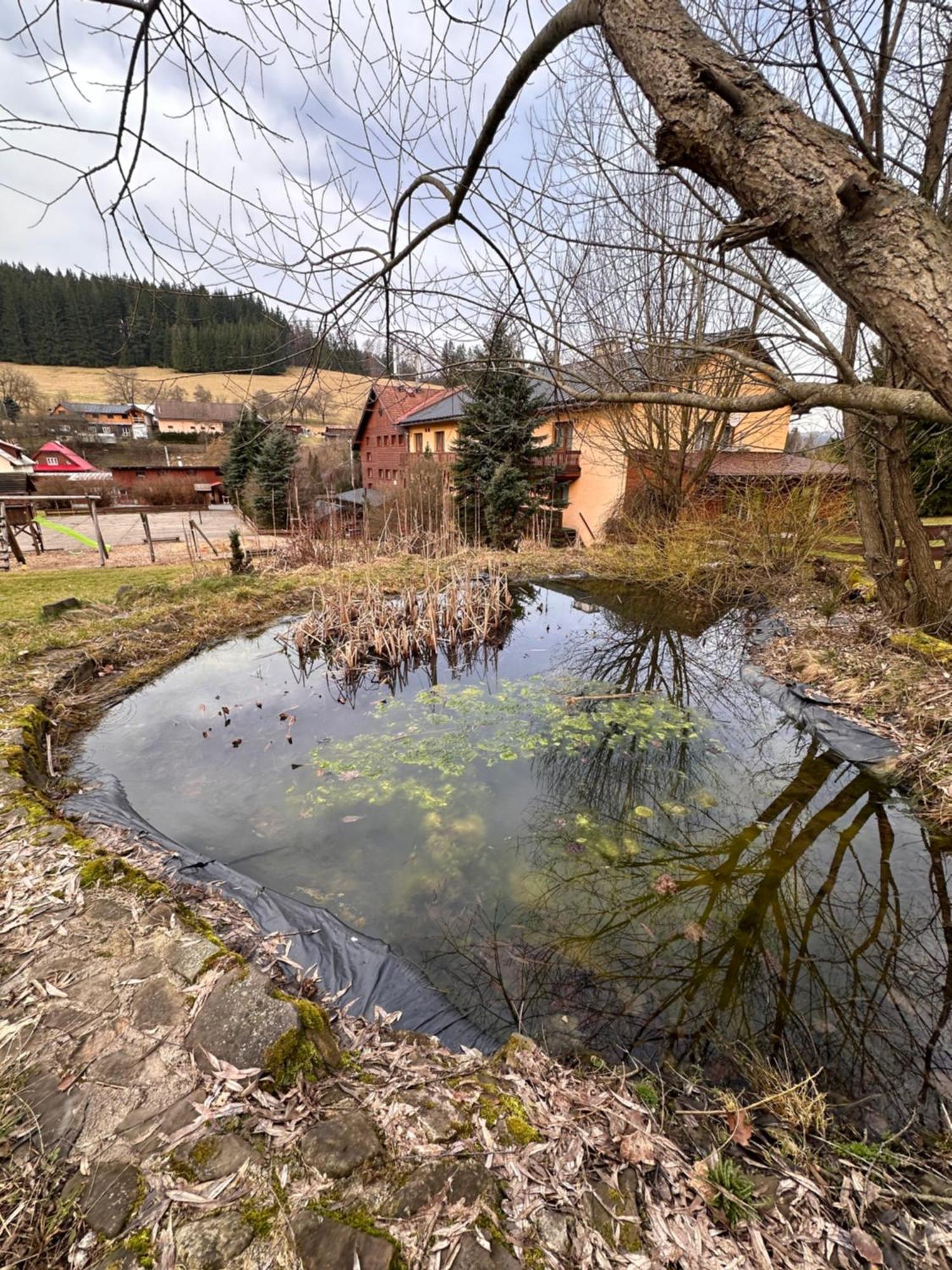 Horsky Hotel Kycerka Velke Karlovice Bagian luar foto