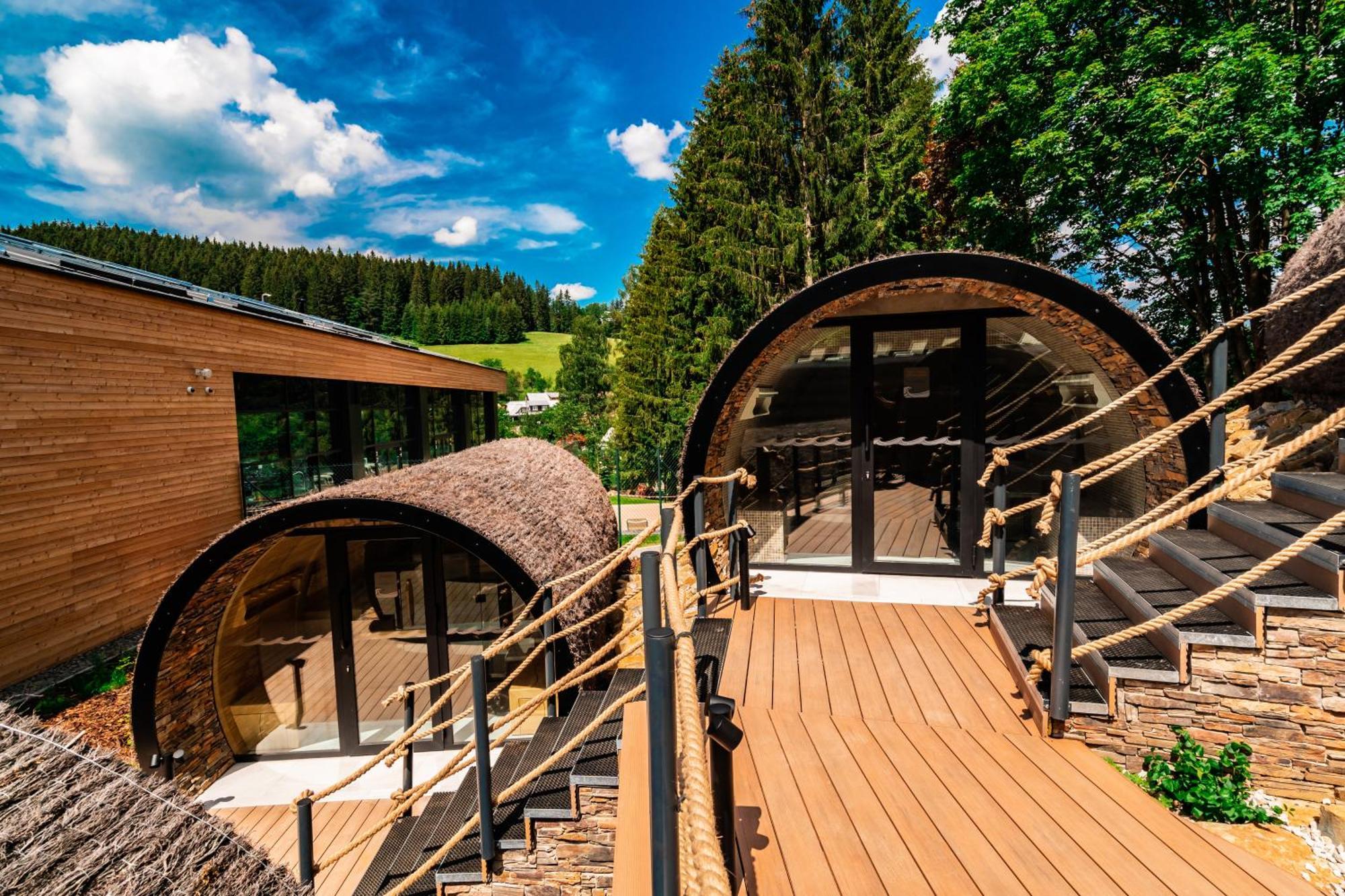 Horsky Hotel Kycerka Velke Karlovice Bagian luar foto